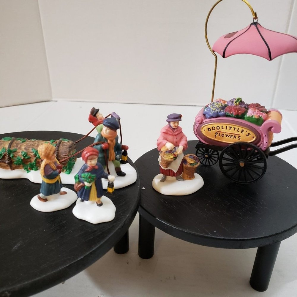 Department 56 Chelsea Market Flower Monger & Cart, Bringing Home the Yule Log